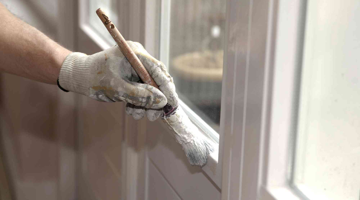 Как покрасить деревянное окно