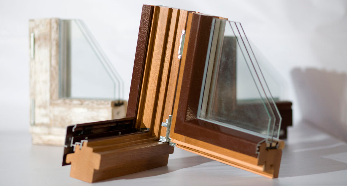 Комбинированные деревянные окна со стеклопакетами